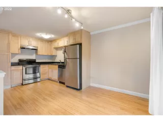 Photo #5: 22571638 Listing