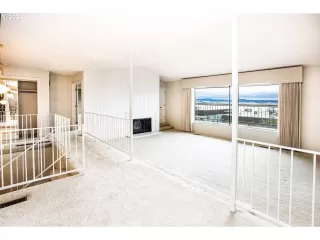 Photo #5: 22572037 Listing