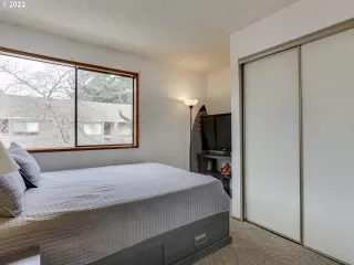 Photo #4: 22572278 Listing