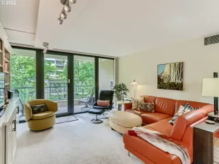 Photo #5: 22572470 Listing