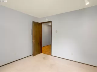 Photo #6: 22572726 Listing