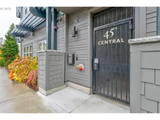 Photo #2: 22573218 Listing