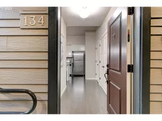 Photo #4: 22573218 Listing