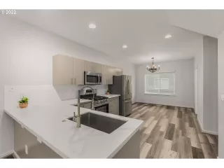 Photo #4: 22574679 Listing