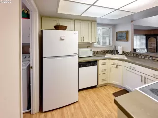 Photo #4: 22574794 Listing 