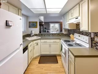 Photo #5: 22574794 Listing 