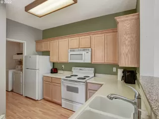 Photo #3: 22574948 Listing