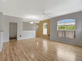 Photo #5: 22574948 Listing