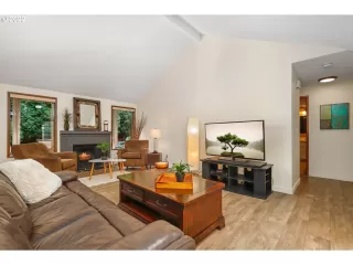 Photo #5: 22575248 Listing