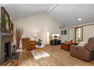 Photo #6: 22575248 Listing