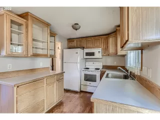 Photo #5: 22576170 Listing