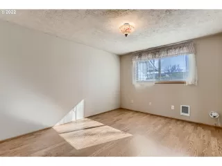 Photo #6: 22576170 Listing