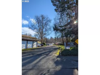 Photo #6: 22576172 Listing