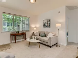 Photo #4: 22576651 Listing