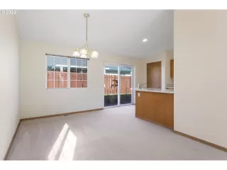 Photo #6: 22577141 Listing