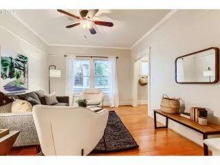 Photo #4: 22577638 Listing