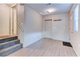 Photo #5: 22578921 Listing