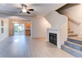 Photo #6: 22578921 Listing