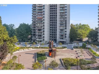 Photo #4: 22579170 Listing