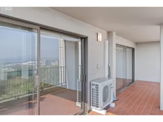 Photo #6: 22579170 Listing