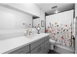 Photo #6: 225792533 Listing 