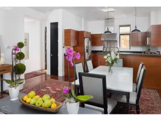 Photo #2: 22580050 Listing