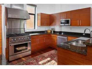 Photo #3: 22580050 Listing