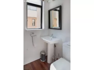 Photo #5: 22580050 Listing