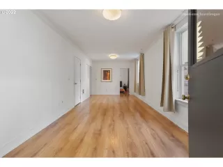 Photo #4: 22580573 Listing