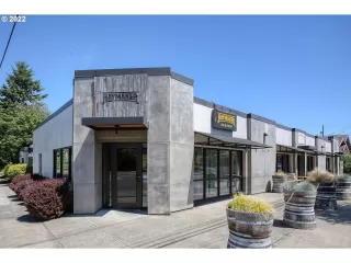 Photo #5: 22580833 Listing