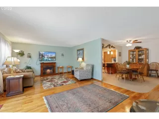 Photo #3: 22581982 Listing