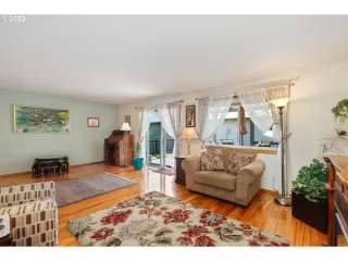 Photo #5: 22581982 Listing