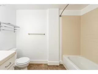 Photo #5: 22582114 Listing 