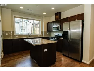 Photo #6: 22582188 Listing 