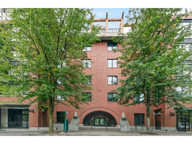 MLS: 22582826 Condo For Sale