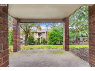 Photo #4: 225838352 Listing