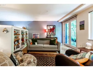 Photo #3: 22583994 Listing
