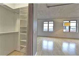 Photo #3: 22584390 Listing