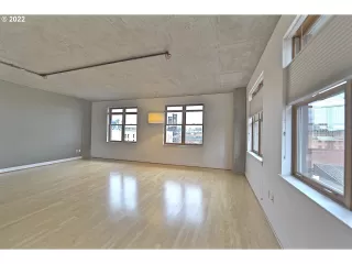 Photo #4: 22584390 Listing