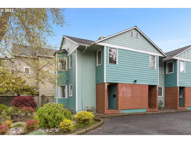 MLS: 22585148 Condo For Sale