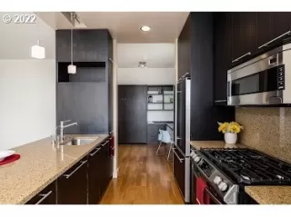 Photo #4: 22585480 Listing