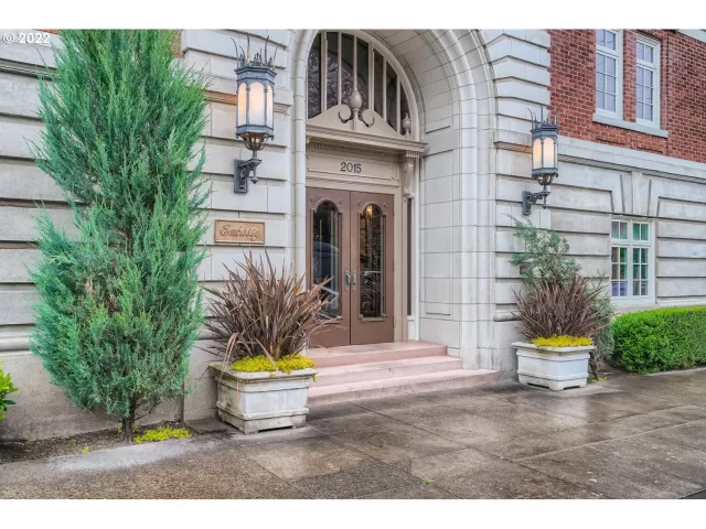 MLS: 22586319 Condo For Sale