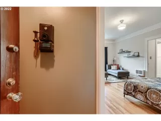 Photo #5: 22586319 Listing