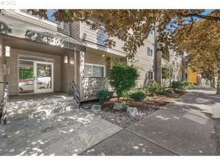 More Details about MLS # 22586875 : 4320 S CORBETT AVE 312