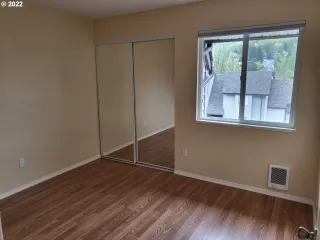 Photo #4: 22586937 Listing