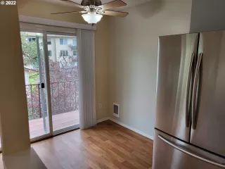 Photo #5: 22586937 Listing