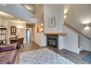 Photo #5: 22587952 Listing