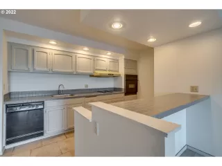 Photo #4: 22588856 Listing