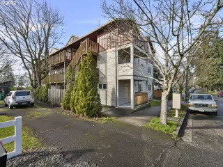 Photo #2: 22589114 Listing