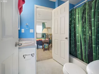 Photo #5: 22589114 Listing